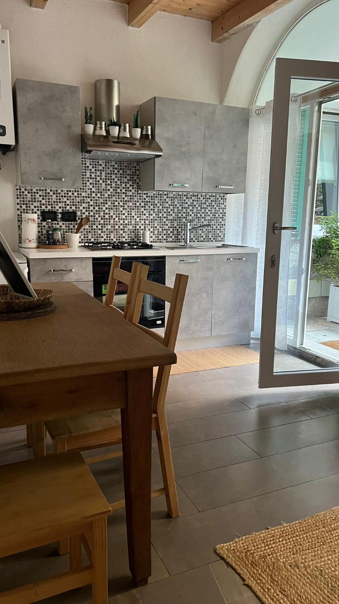 Casa Caterina Lägenhet Lezzeno Exteriör bild